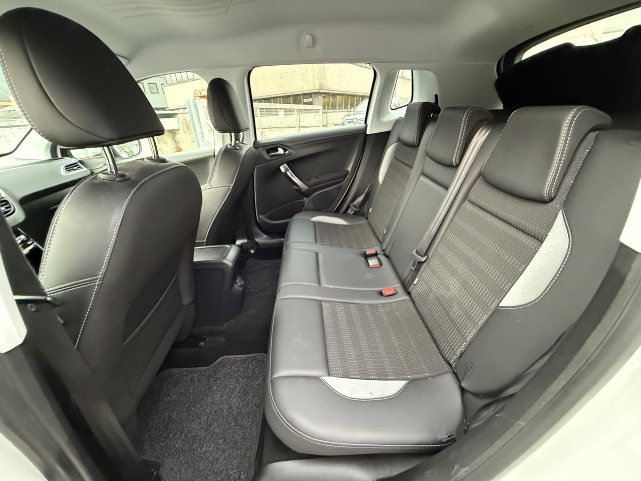 Peugeot 2008 BlueHDi 120 S&S Crossway 2016