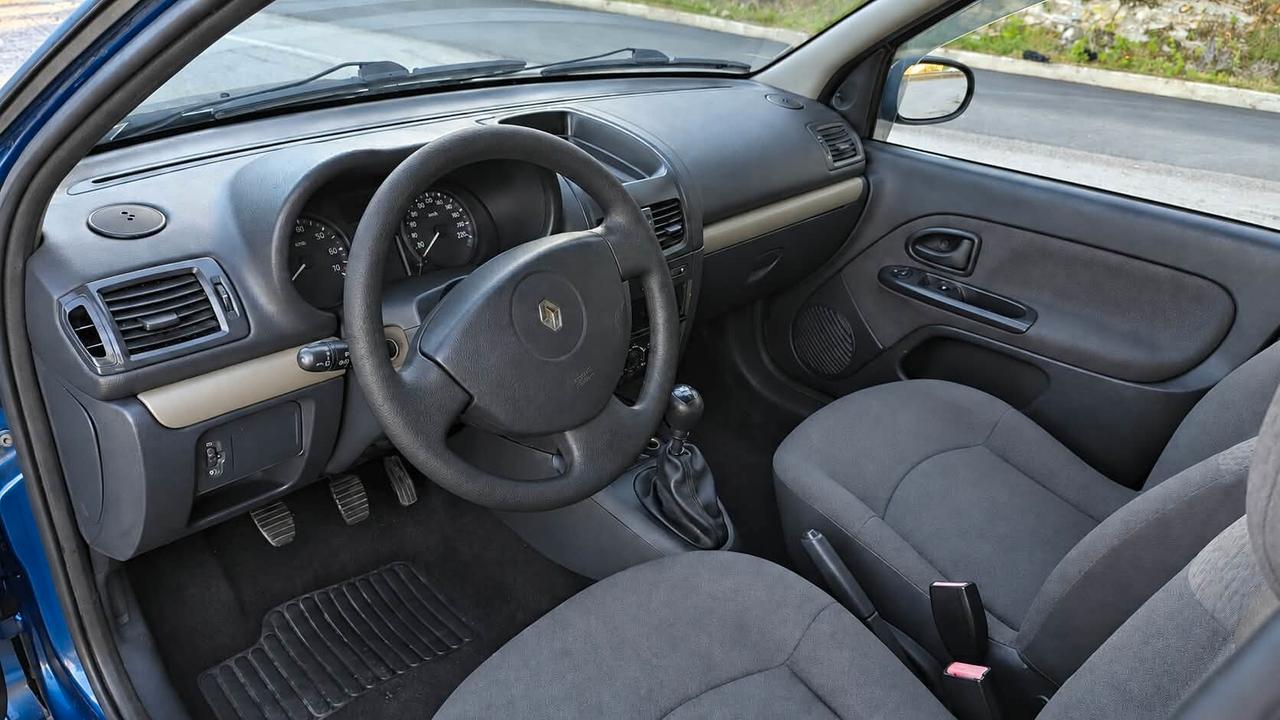 Renault Clio 1.2 16V 75 CV Luxe Privilege 5 porte NUOVA