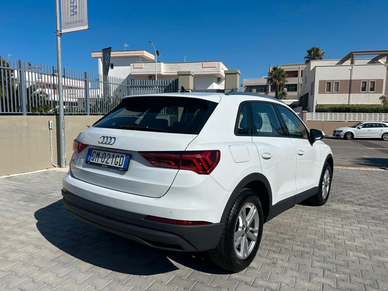 Audi Q3 35 TDI S tronic Business