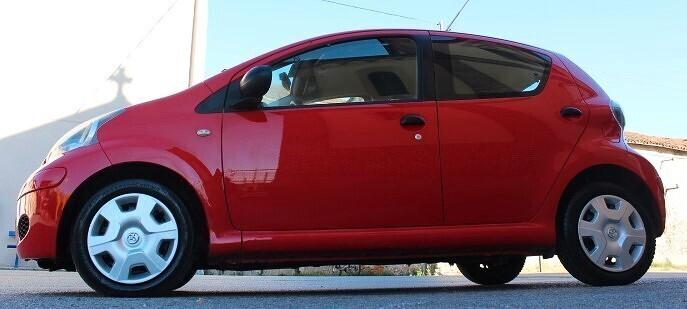 Toyota Aygo 1.0 VVT-i 5 porte Red Edition CLIMATIZZATA UNICA UTILIZZATRICE ESTETICA ESEMPLARE