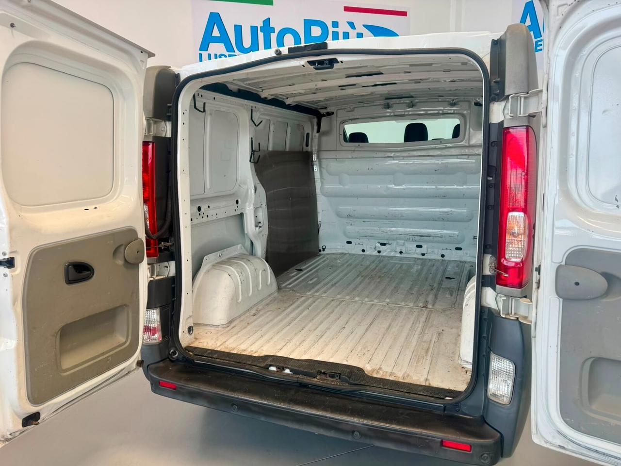 Renault Trafic L1H1 2.0 dCi 115 CV