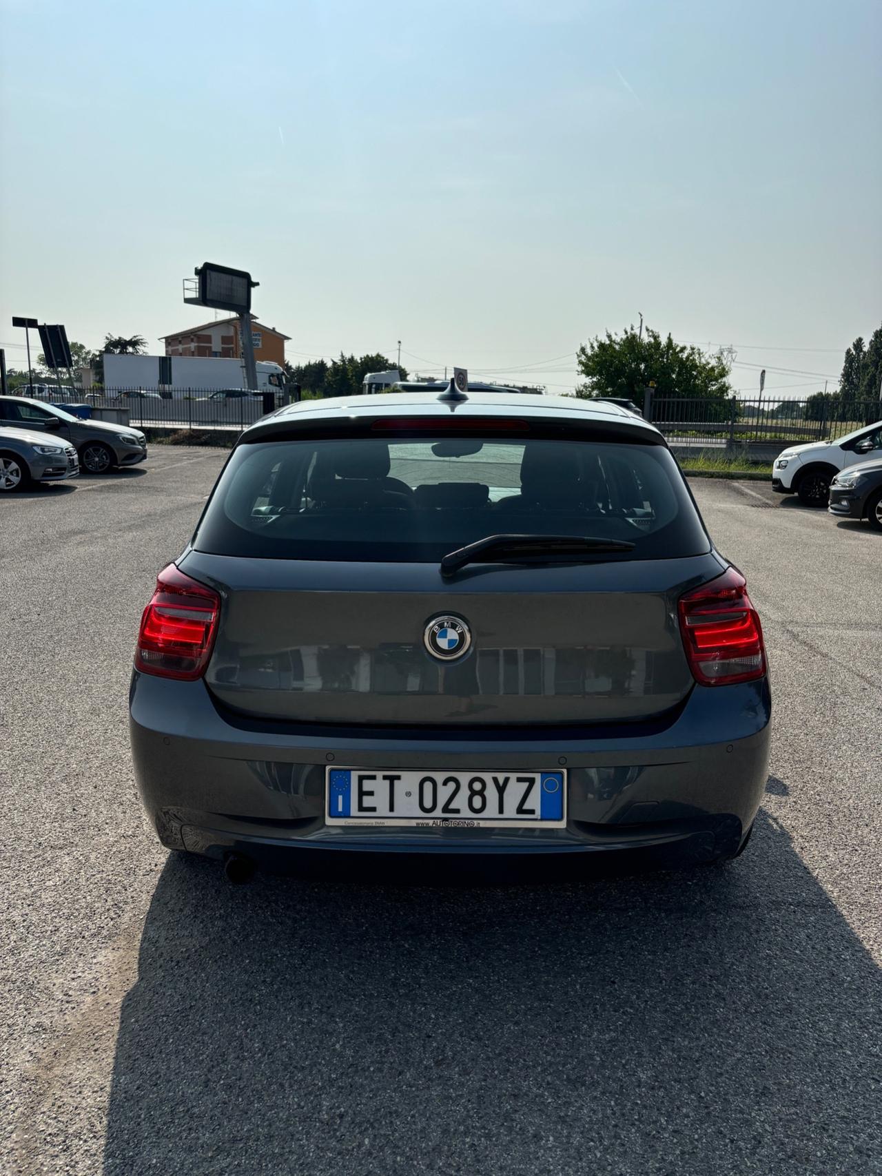 Bmw 114 114d 5p. Unique - 2013