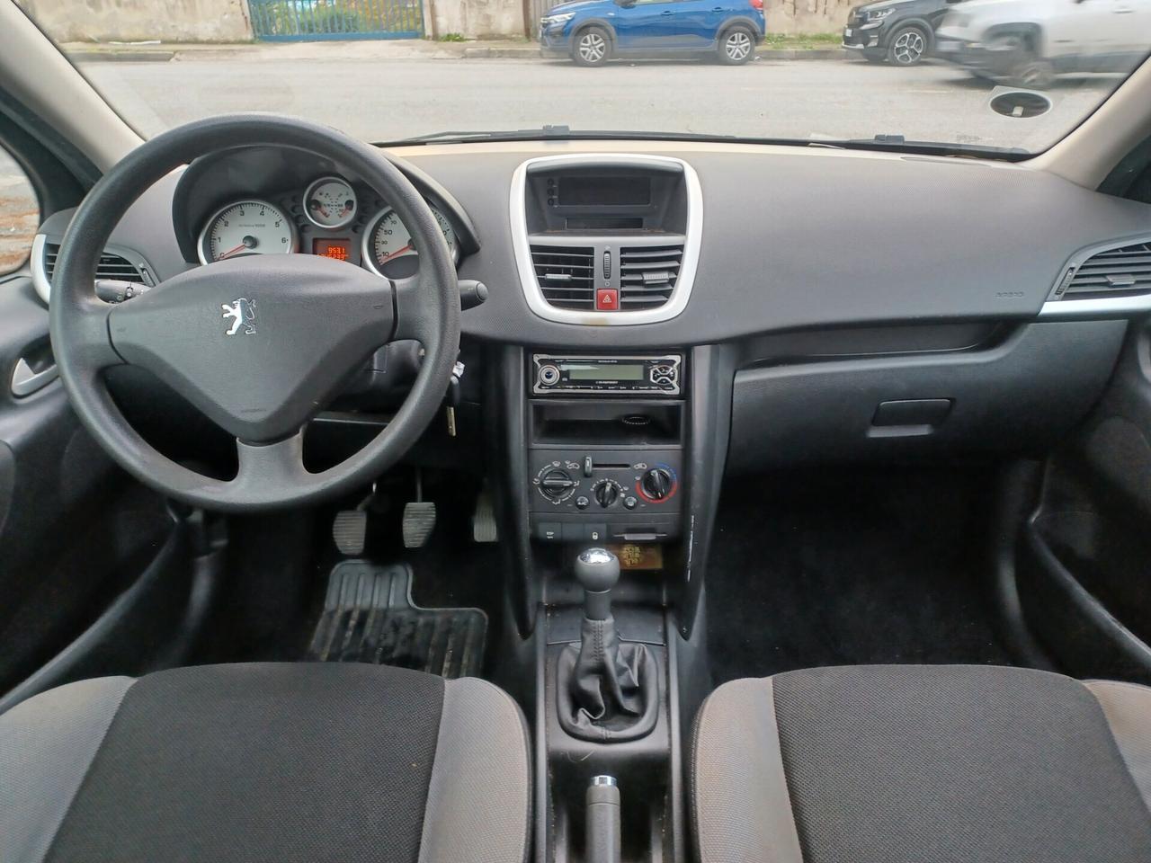 Peugeot 207 5 porte GPL DELLA CASA ANNO 2010