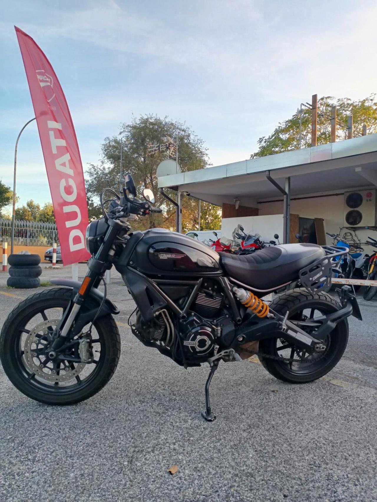 Ducati Scrambler 800 ICON DARK