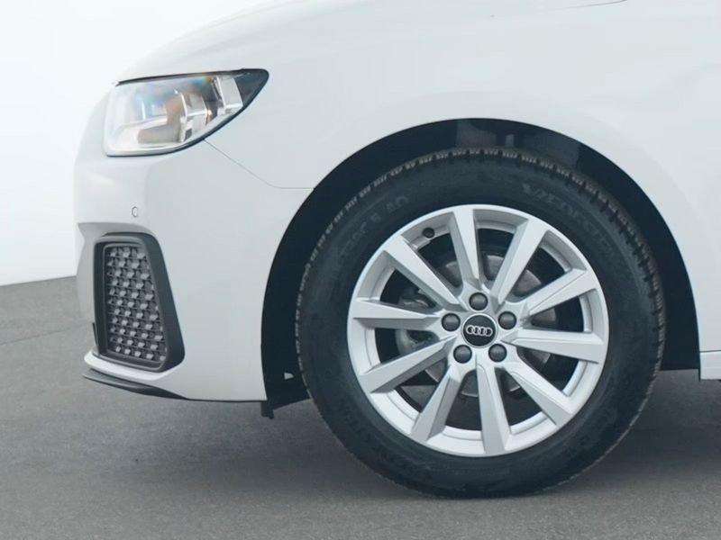 Audi A1 Sportback 25 TFSI Cockpit Cruise Control Smartphone interface