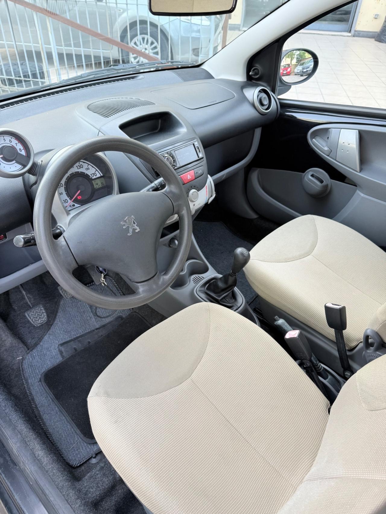 Peugeot 107 1.0 68CV 5p. Plaisir