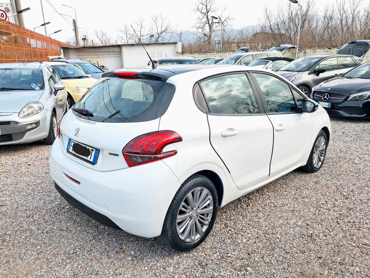 Peugeot 208 1.6hdi 75cv