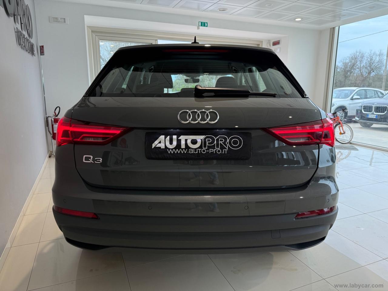 AUDI Q3 35 TDI S tronic Business Advanced