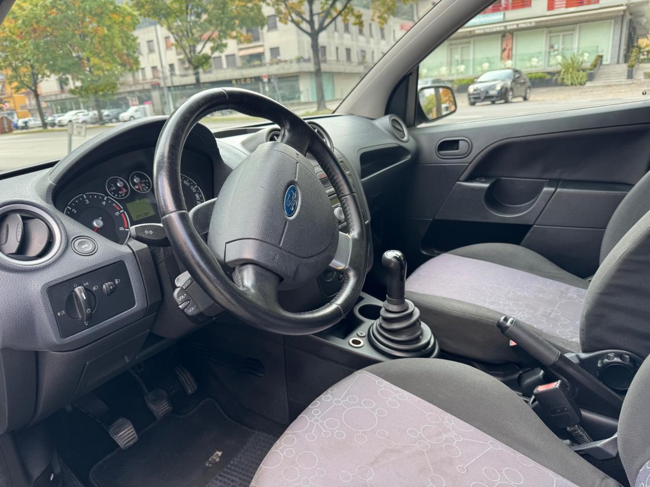Ford Fiesta 1.4 TDCi 5p.- TAGLIANDATA - OK NEOPATENTATI