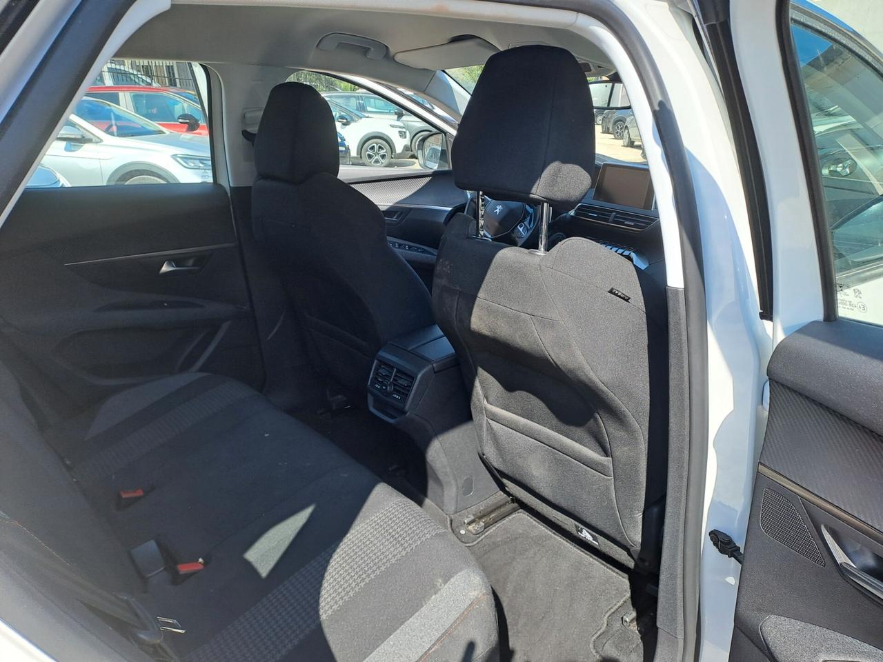 Peugeot 3008 BlueHDi 130 S&S EAT8 Business