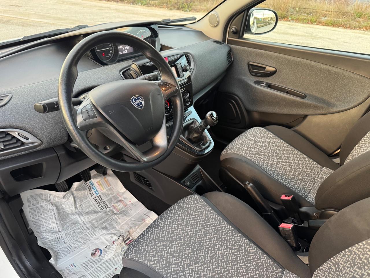 Lancia Ypsilon 1.2 69 CV 5 porte S&S Gold