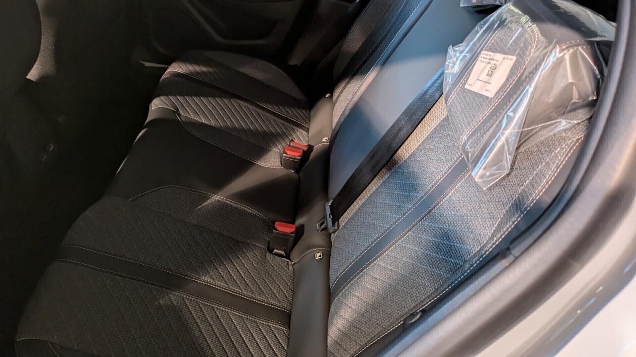 Peugeot 208 100 ALLURE