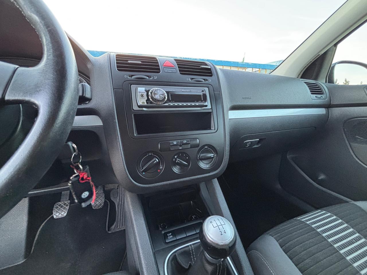 Volkswagen Golf 1.6 16V FSI 5p. Comfortline
