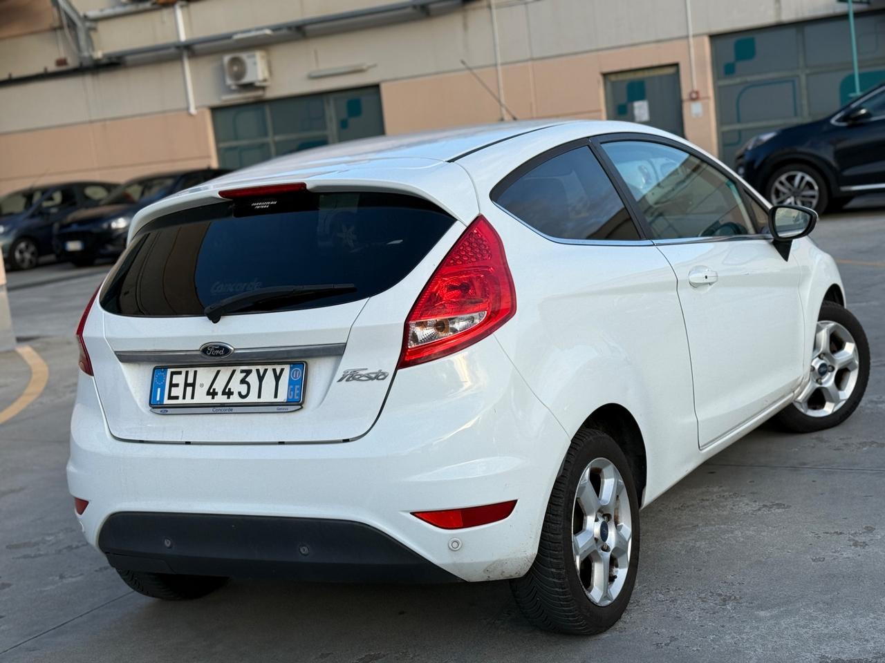 Ford Fiesta 1.2 benzina 2011 titanium