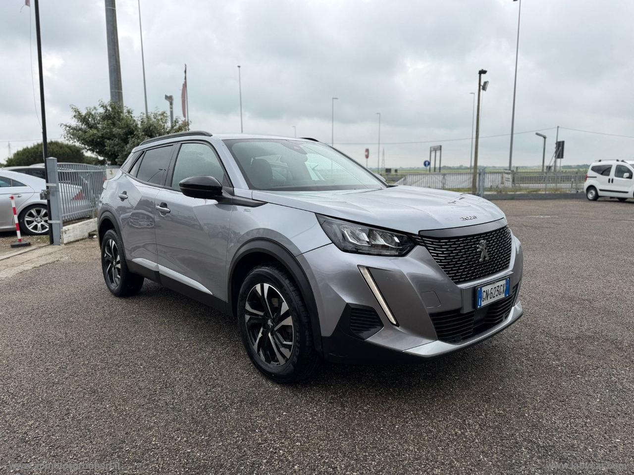 PEUGEOT 2008 PureTech 100 S&S Allure Pack