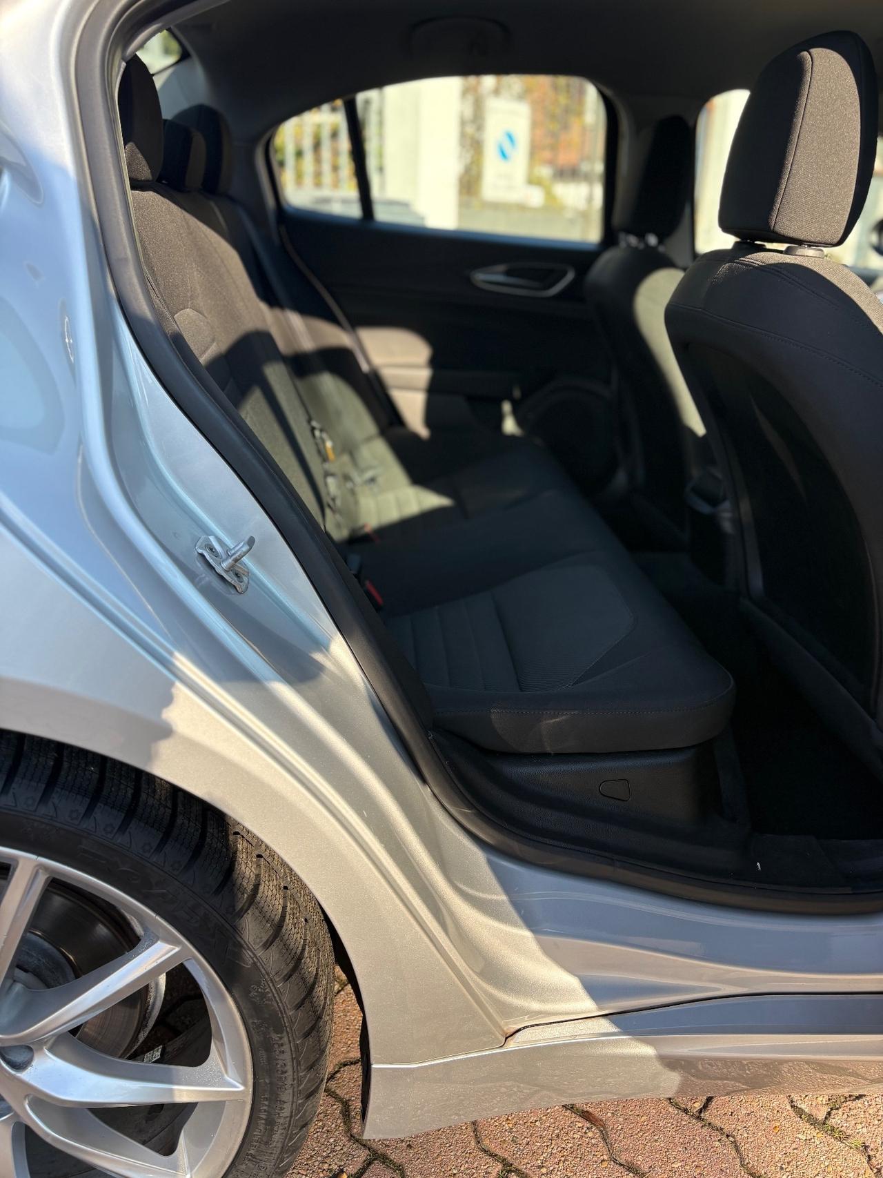 Alfa Romeo Giulia 2.2 Turbodiesel 150 CV AT8 Business