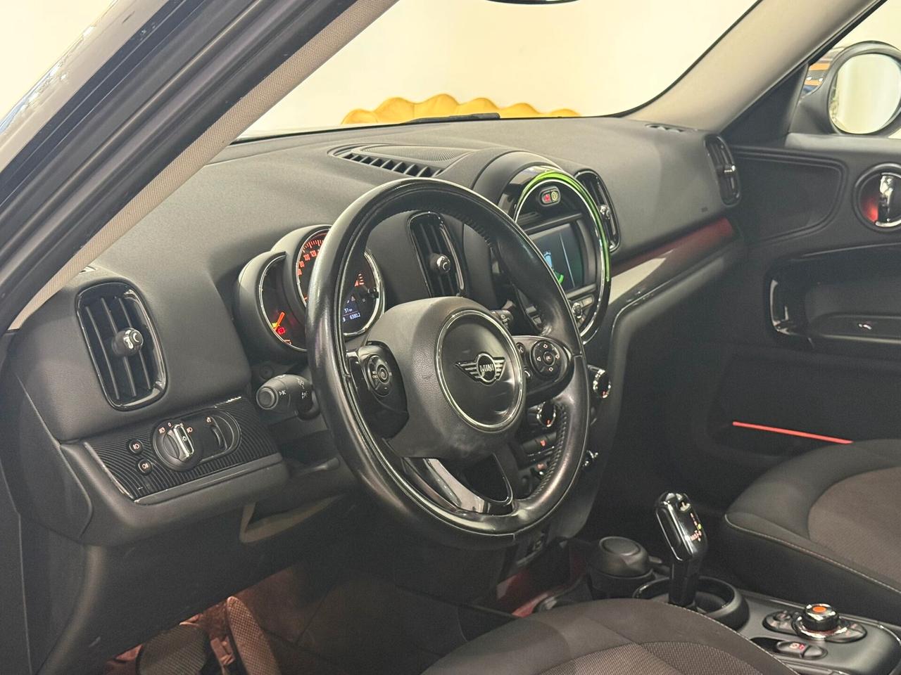 Mini Cooper D Countryman 1.5 HYPE automatica