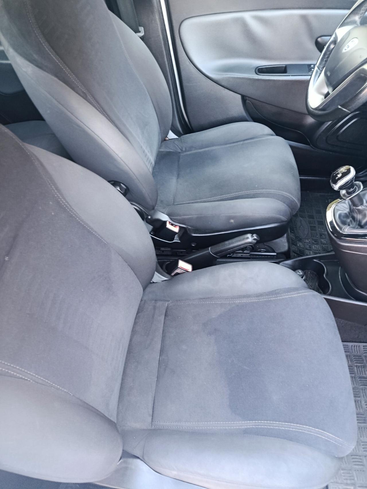 Lancia Ypsilon 1.2 69 CV 5 porte Silver