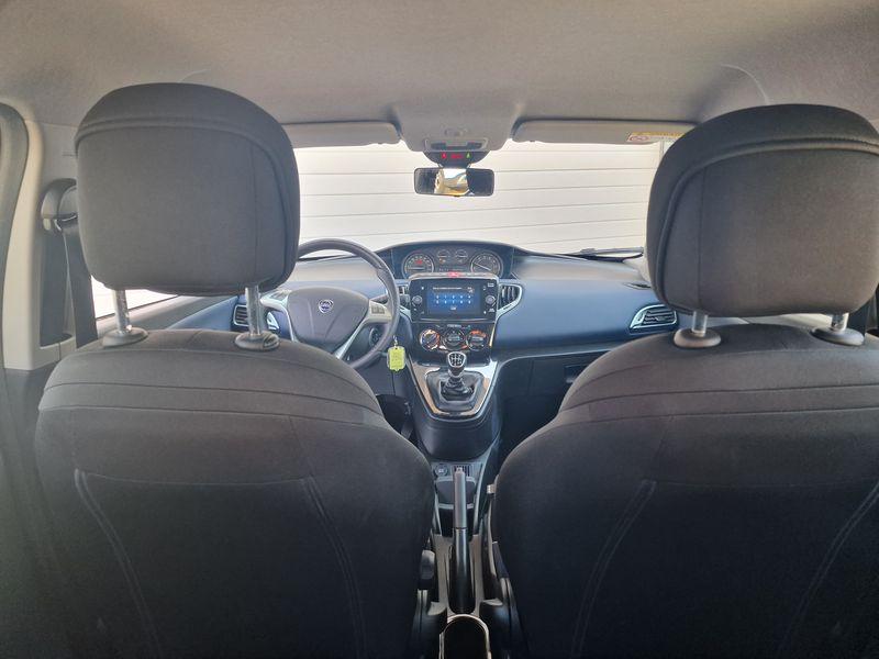 LANCIA Ypsilon 1.0 firefly hybrid Platino s&s 70cv