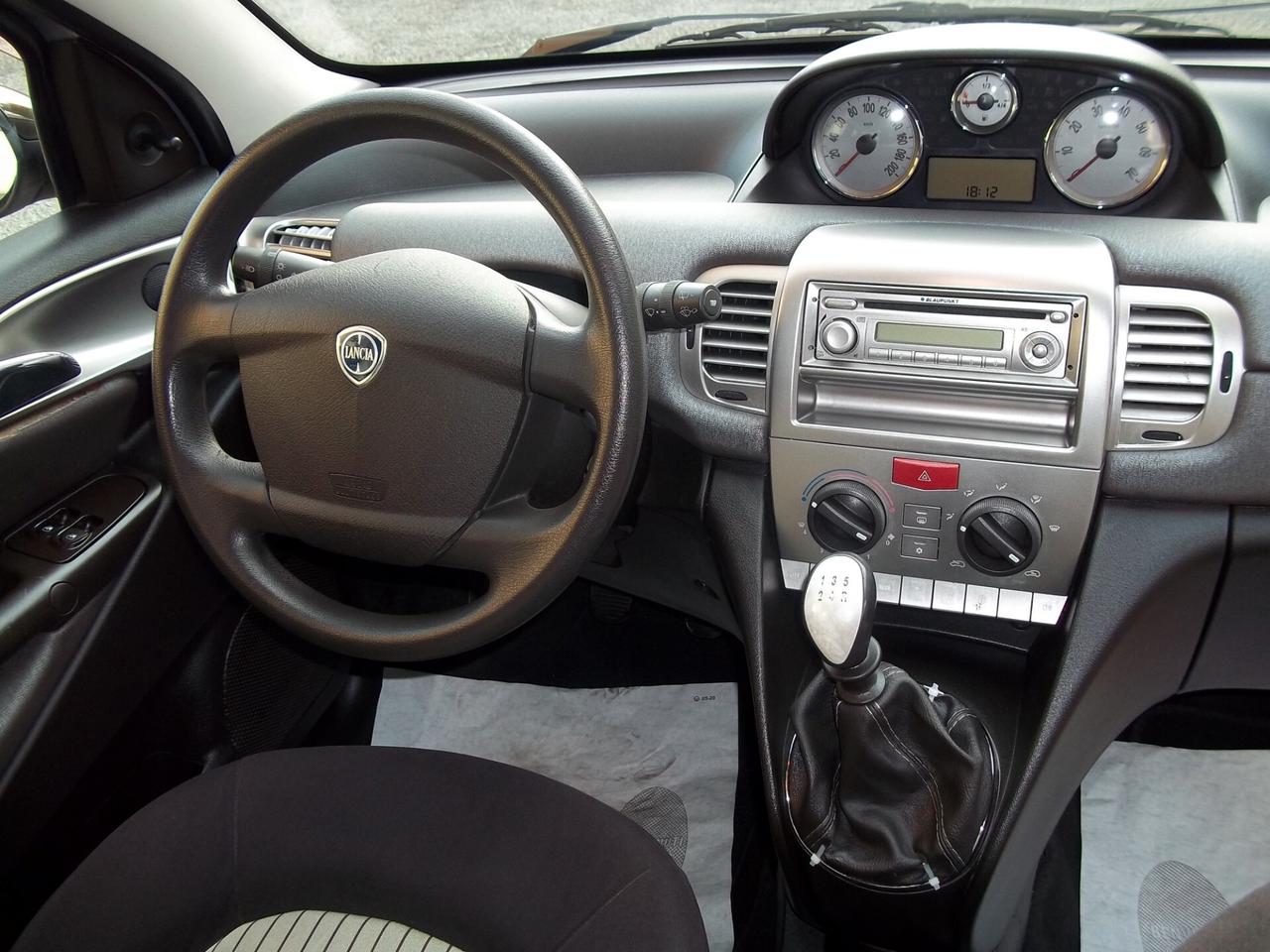 Lancia Ypsilon Oro 1.2 8v Bicolor 115.300 Km Ok neopatentati Euro4