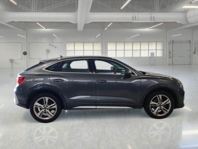 AUDI Q3 35 TDI quattro S tronic S line edition