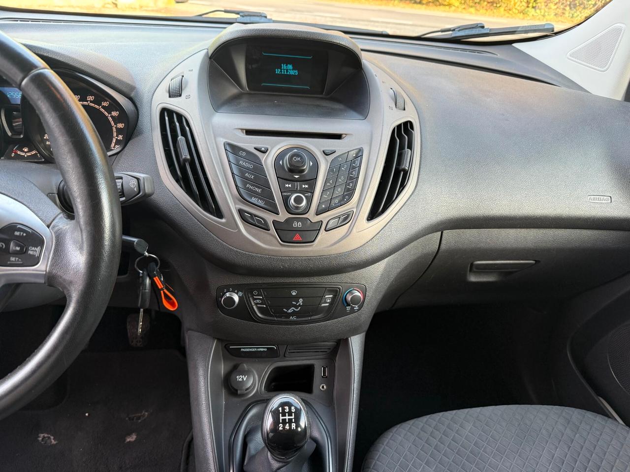 Ford Tourneo Courier 1.5 TDCI 75 CV Titanium