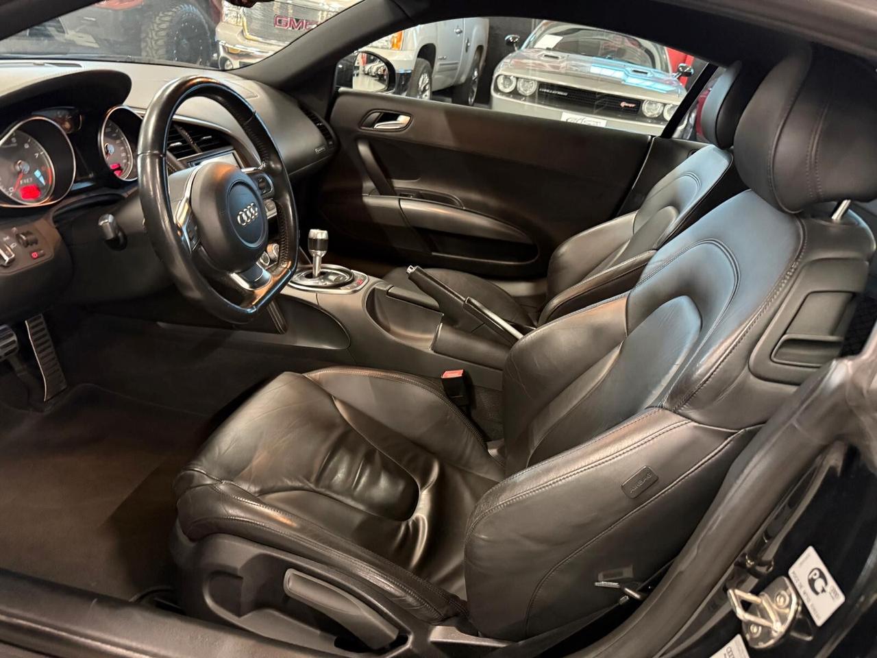 Audi R8 4.2 V8 FSI quattro R tronic