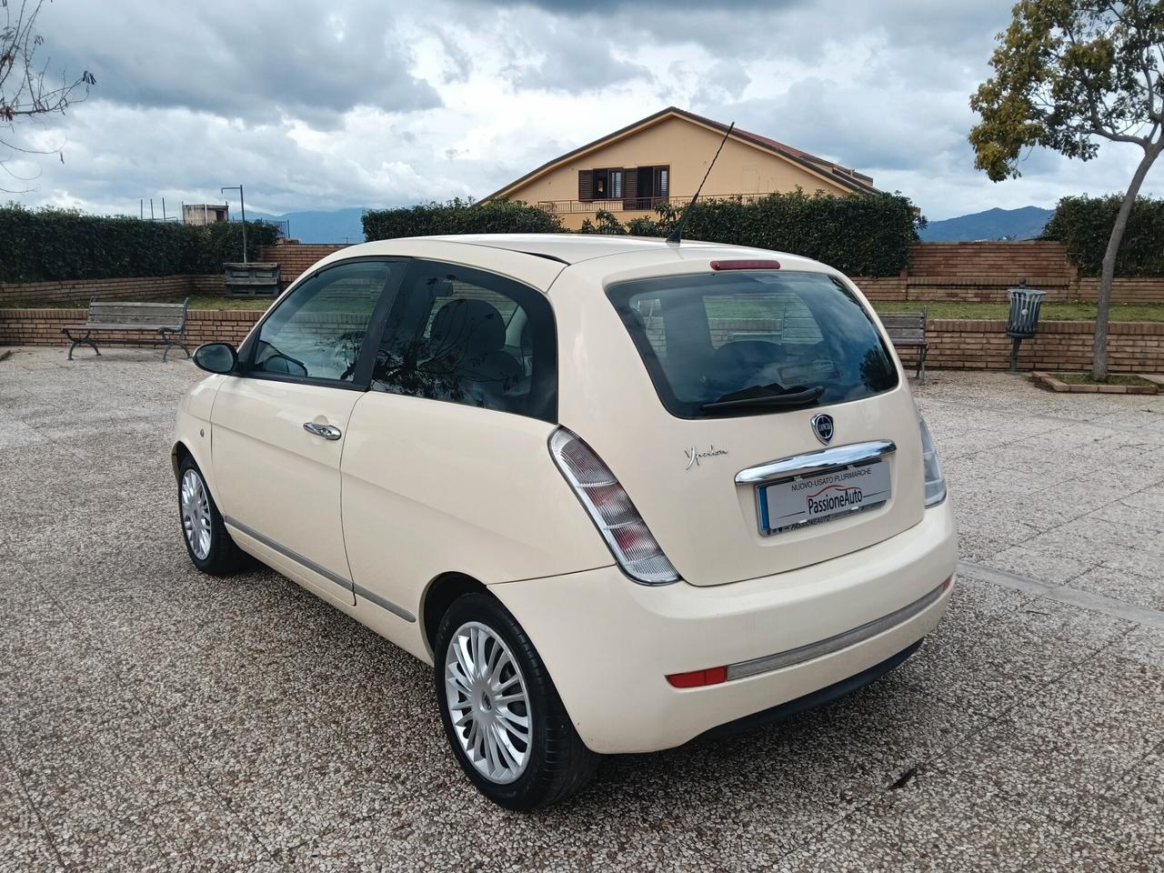 Lancia Ypsilon 1.2 16V Argento solo 89000 km