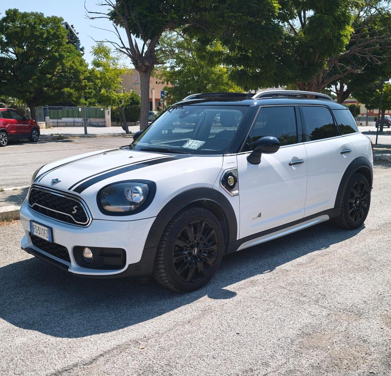 Mini Cooper S Countryman 1.5 Hype ALL4 136cv più 80 cv elettrico