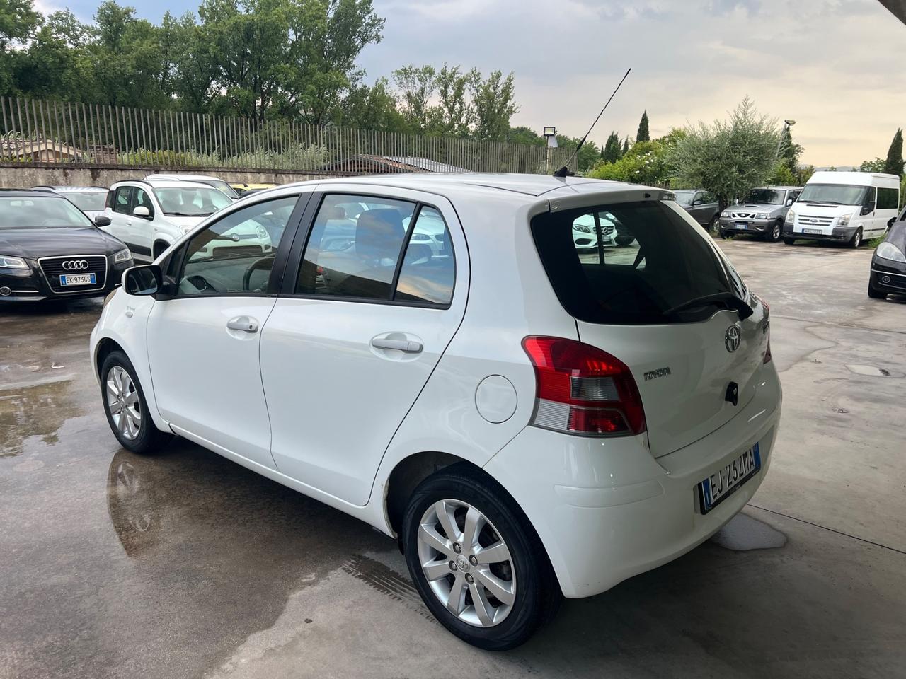 Toyota Yaris 1.0 5 porte