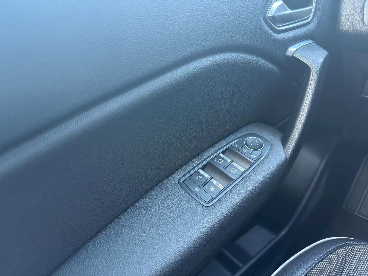 Renault Captur TCe 100 CV GPL Intens