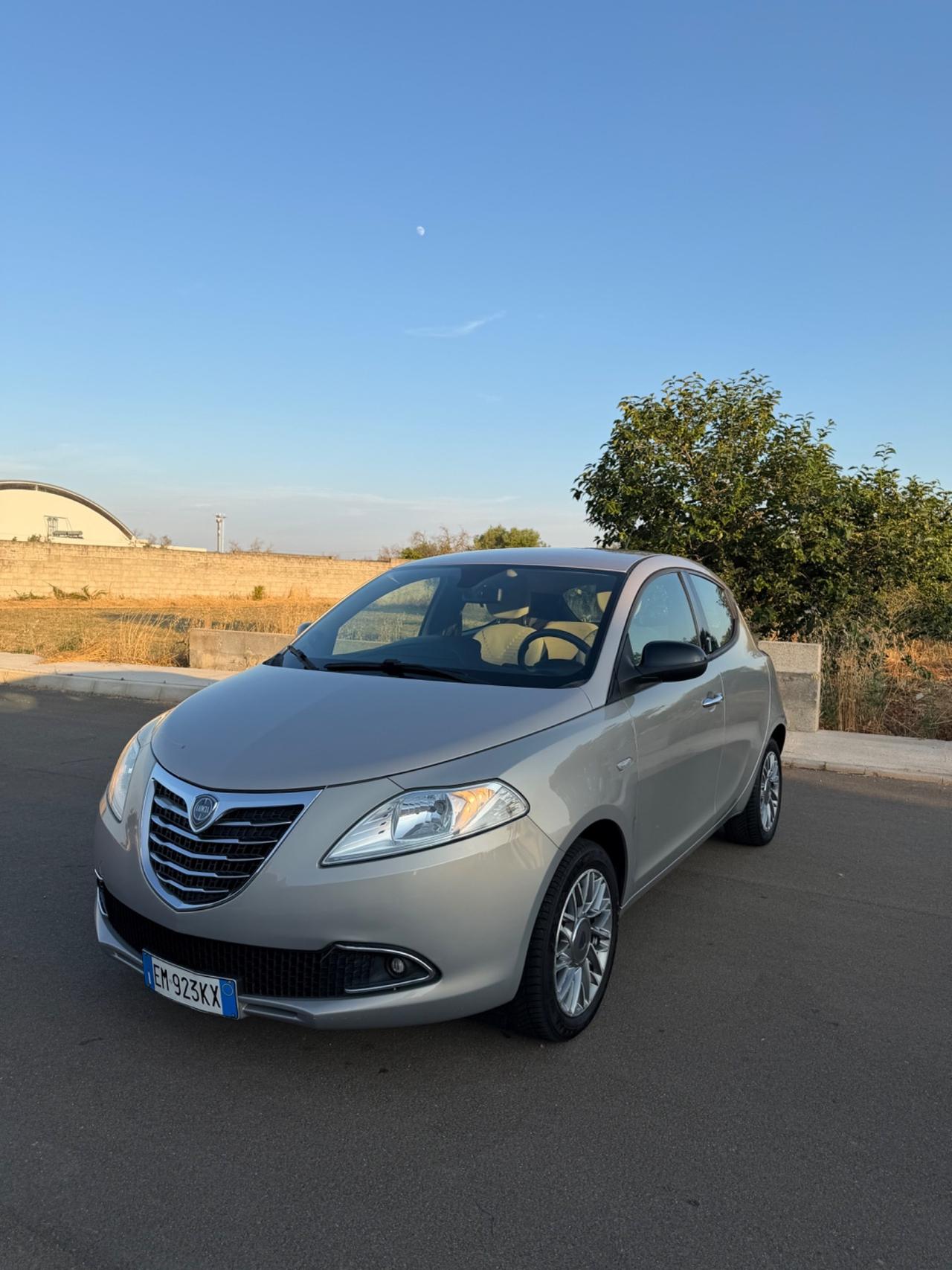 Lancia Ypsilon 1.2 69 CV 5 porte S&S Silver