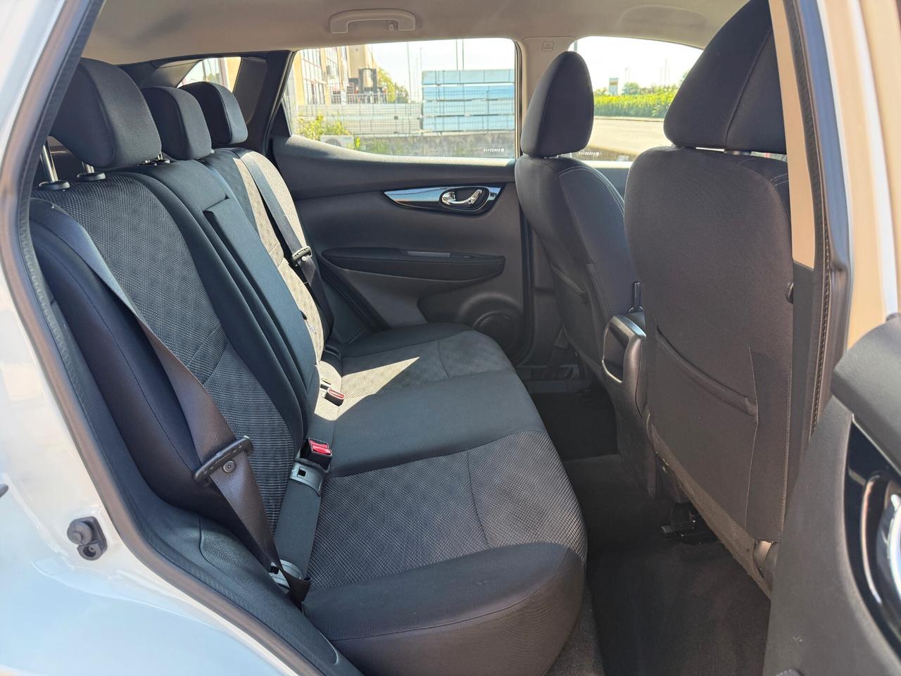 Nissan Qashqai 1.2 DIG-T Acenta, EURO6B,POCHI KM