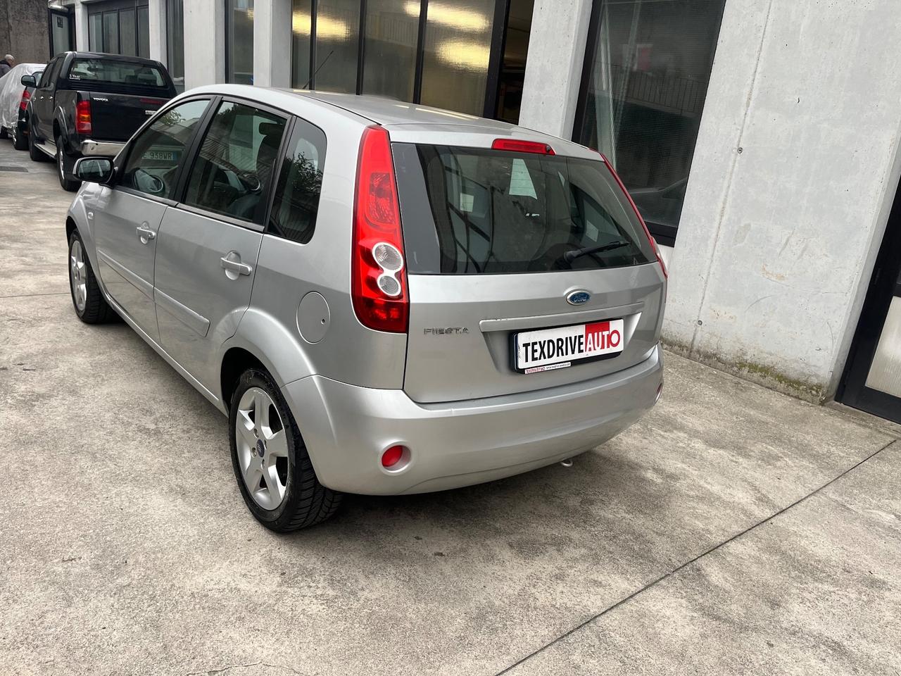 Ford Fiesta 1.4 16V 5p. Ghia