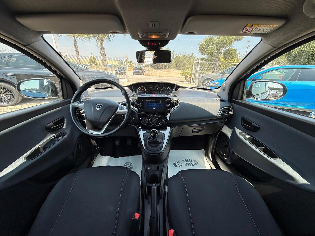 Ypsilon 1.0 5 porte S&S Hybrid Gold Blu Eleganza