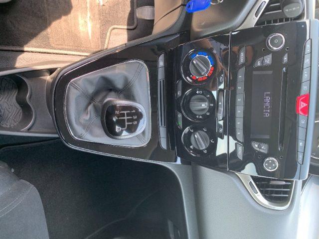 LANCIA Ypsilon 1.2 69 CV 5 porte Platinum