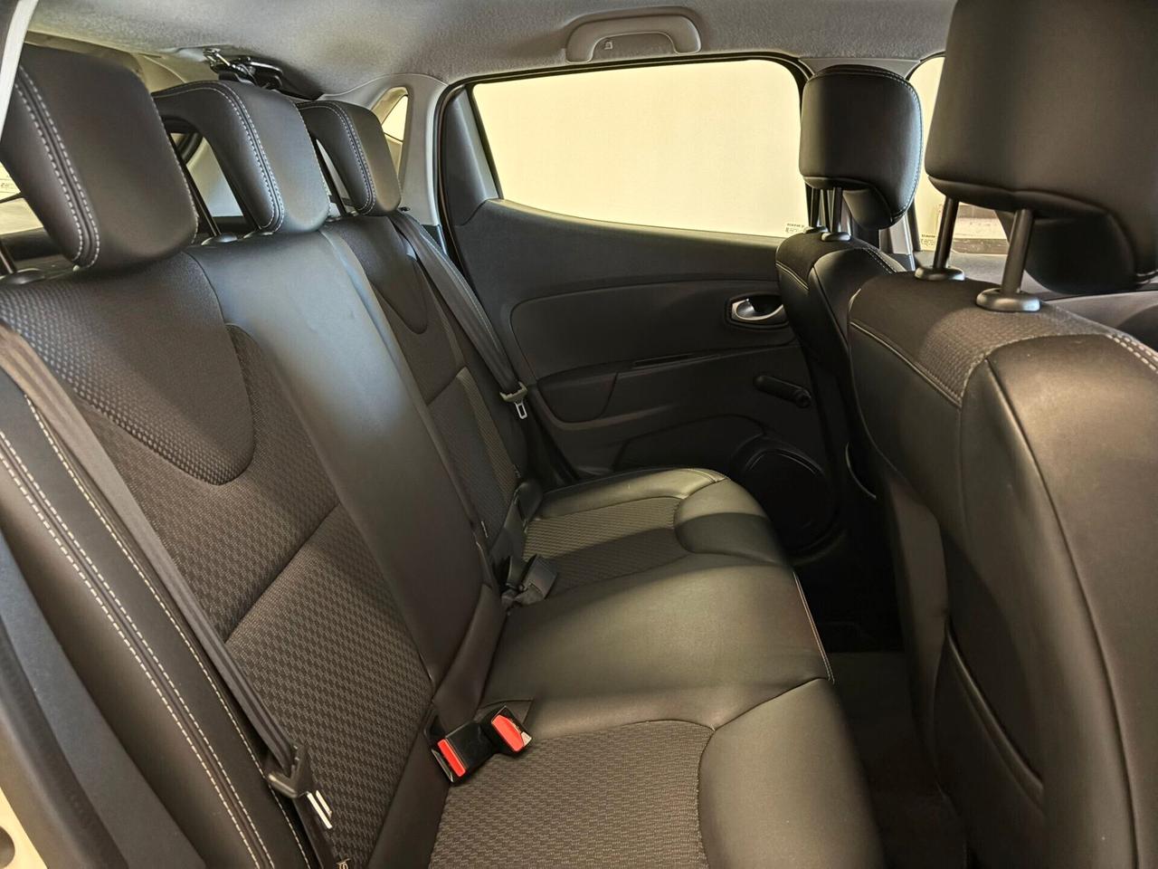 Renault Clio dCi 8V 90 CV EDC 5 porte Duel