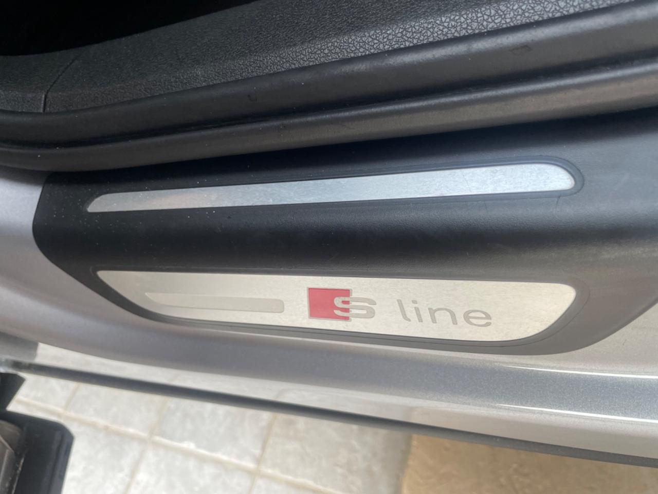 Audi Q3 2.0 TDI 150 CV SLINE COMPETITION TETTO NAVY PELLE XENO BOSE 19'