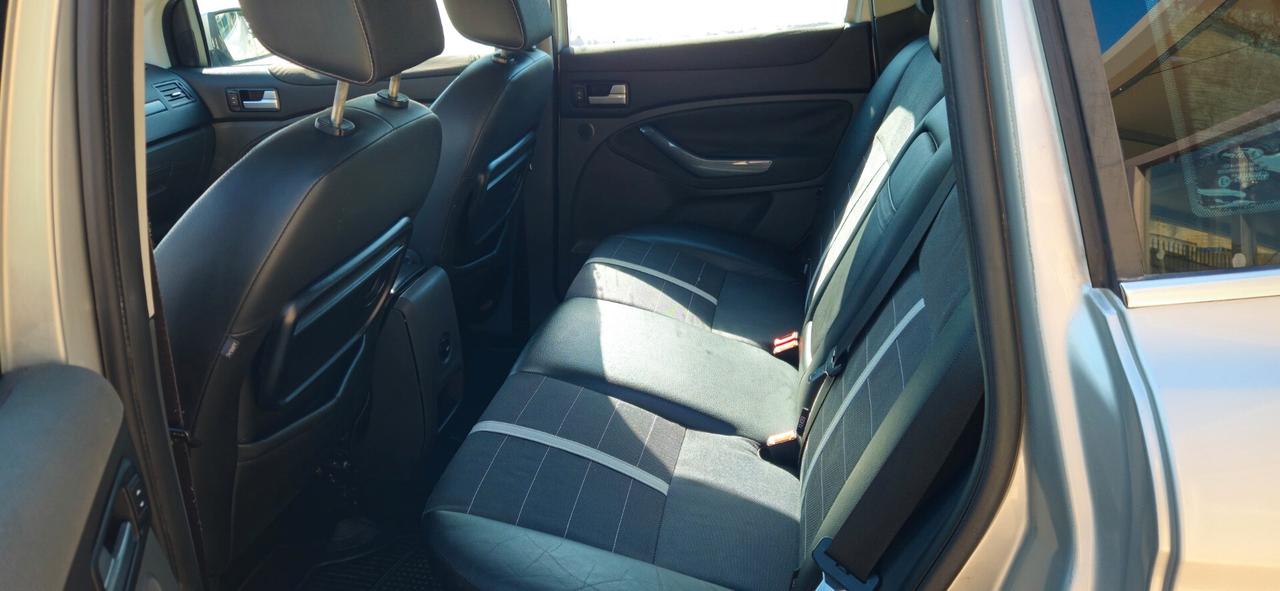 Ford Kuga 2.0 TDCi 136 CV 4WD Titanium (MOTORE 0 KM)