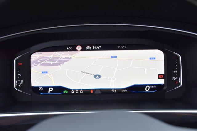 VOLKSWAGEN Tiguan 2.0 TDI 150 CV SCR DSG R-Line *Led, Luci ambiente*