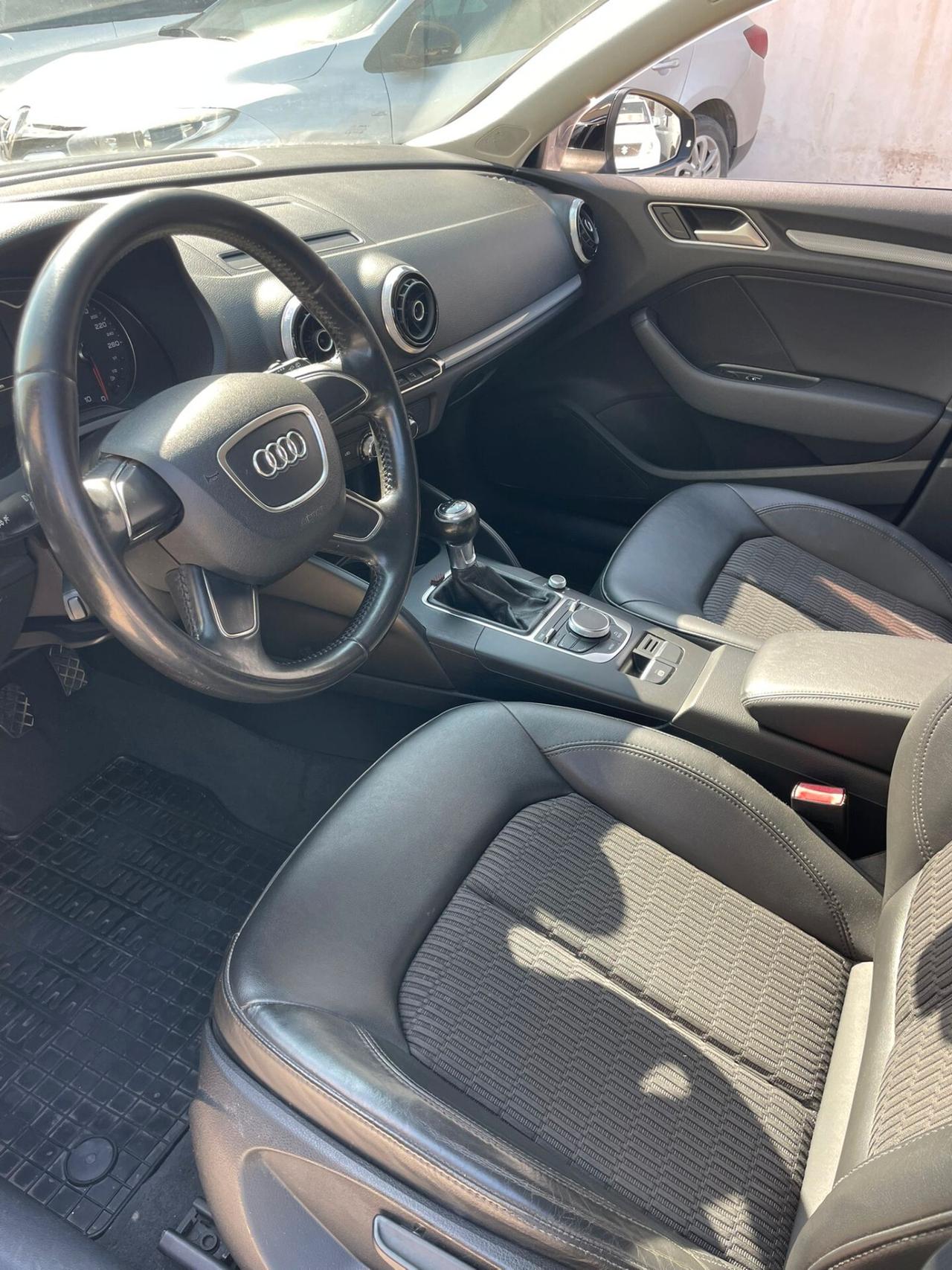 Audi A3 SPB 1.6 TDI clean diesel Attraction