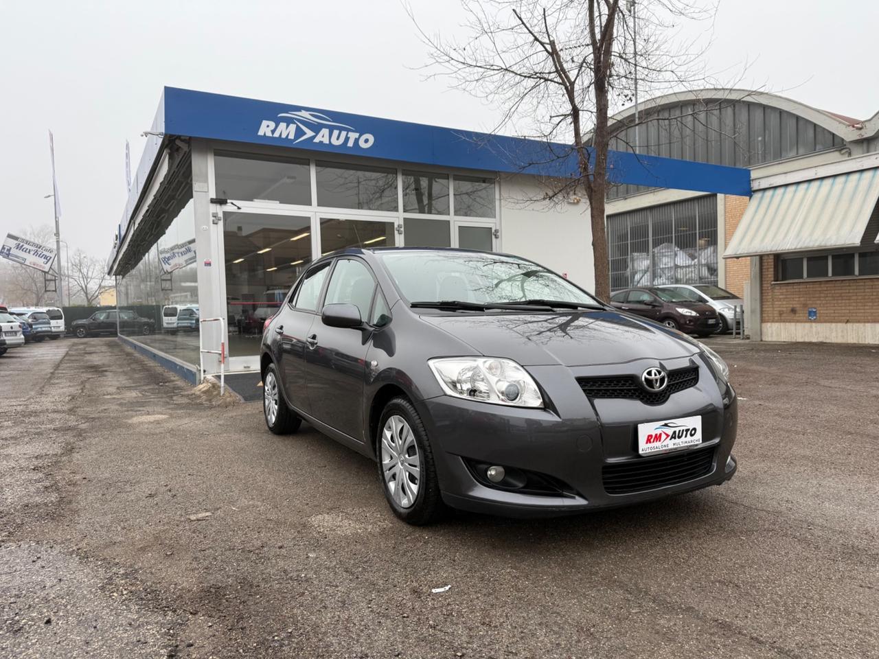 Toyota Auris 1.4 solo 85000 km