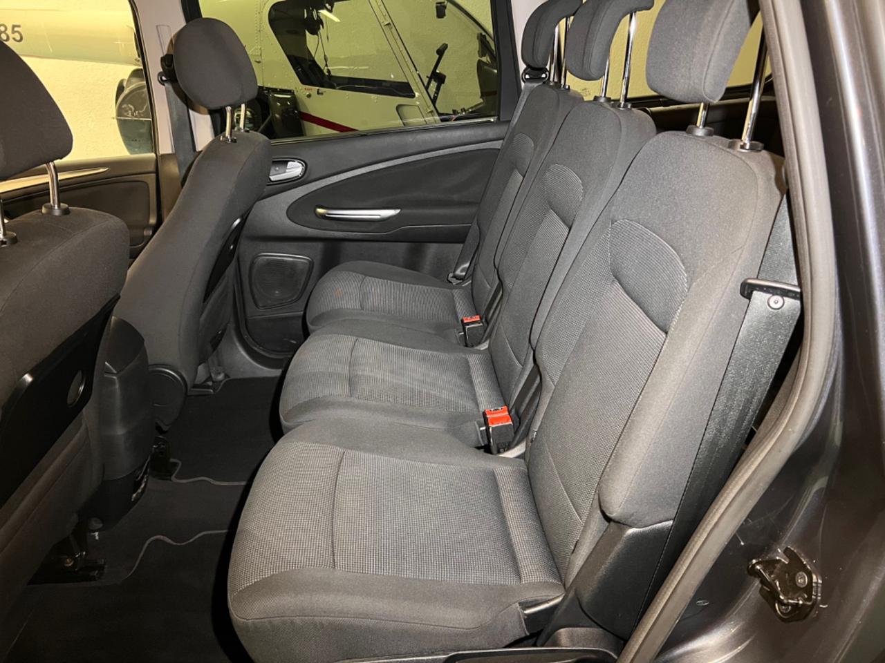 Ford Galaxy 2.0 TDCi 140 CV Ghia DPF