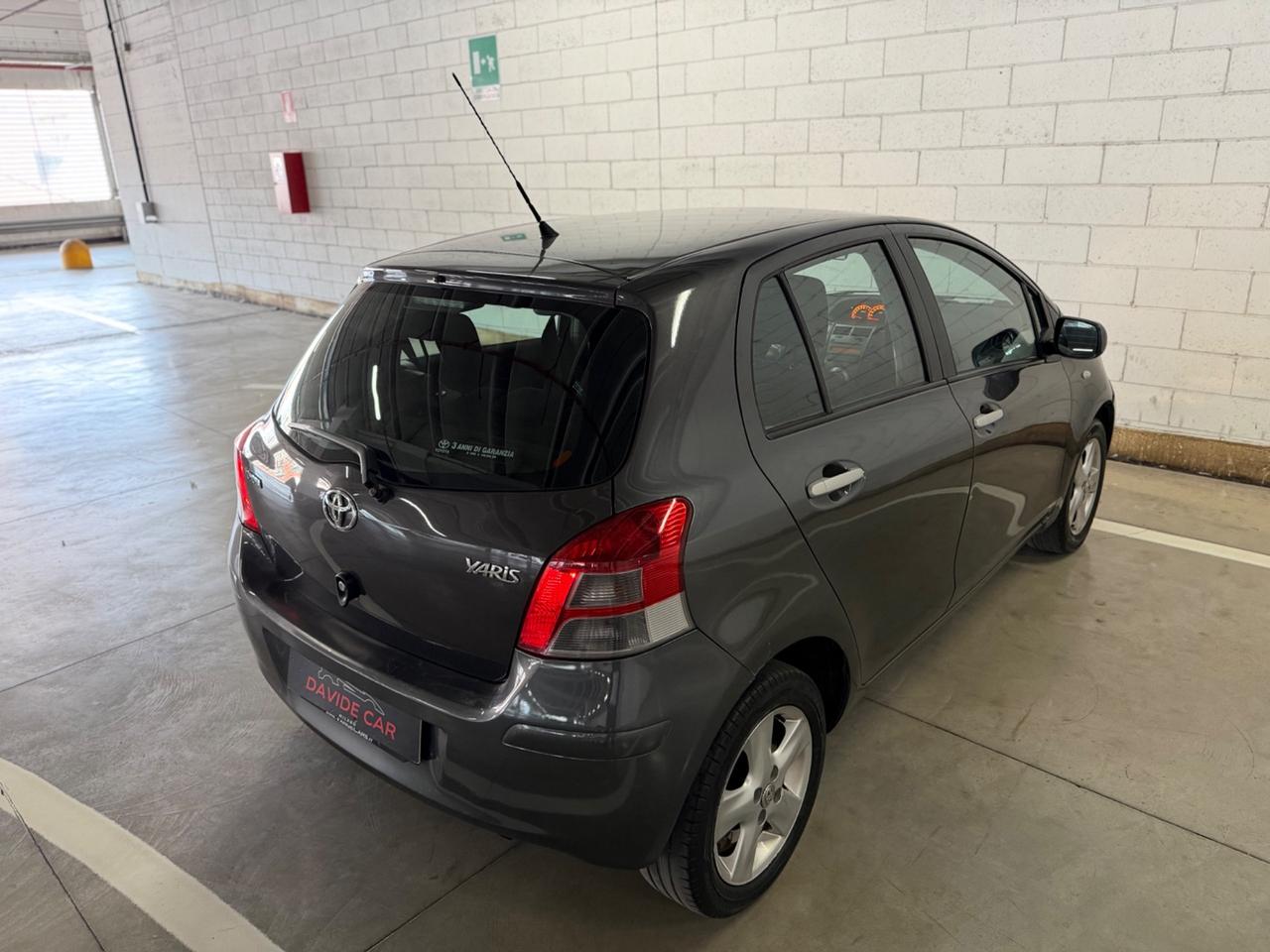 Toyota Yaris 1.0 5 porte Sol