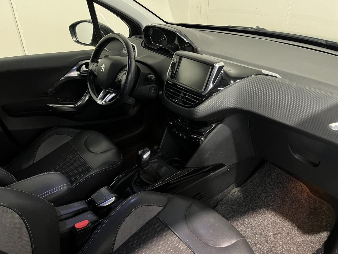 PEUGEOT 2008 1.2 PURETECH ALLURE