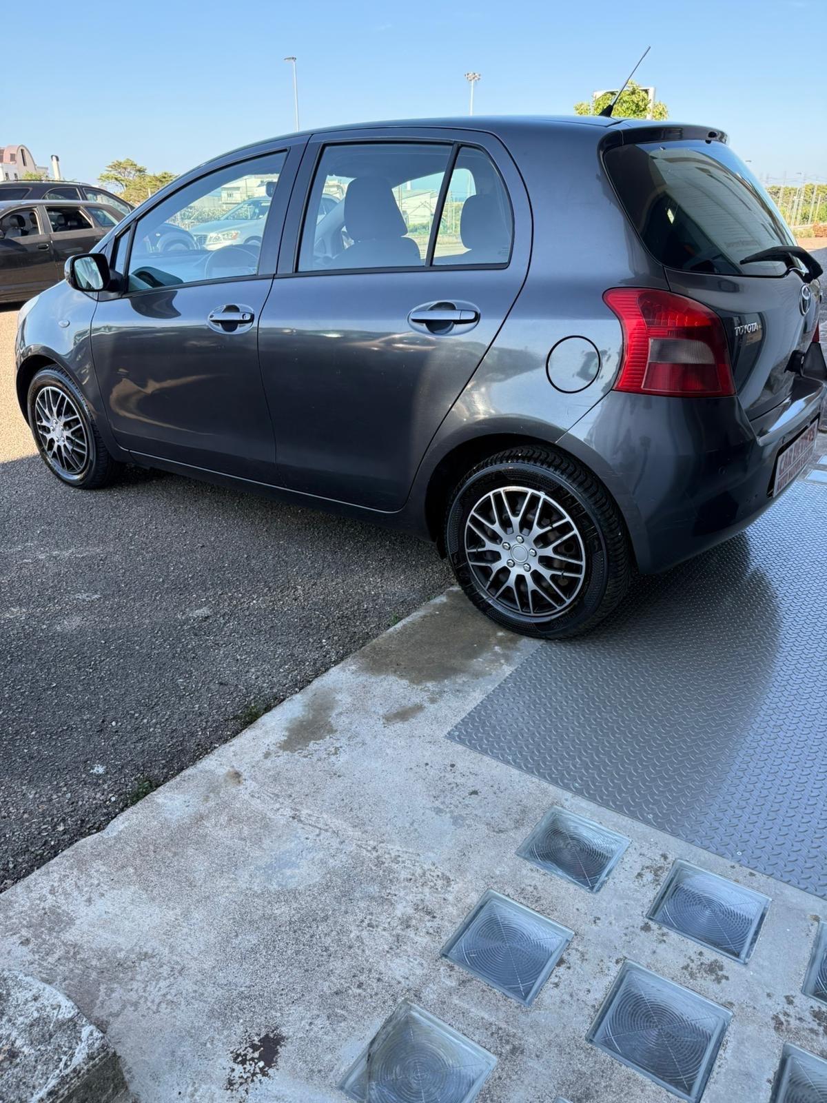 Toyota Yaris 1.3 - BENZINA-NEOPATENTATI