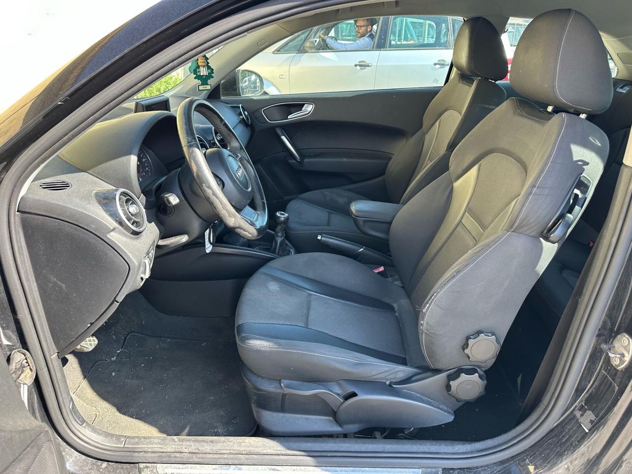 Audi A1 1.6 TDI 105 CV per operatori di settore visti e piaciuta