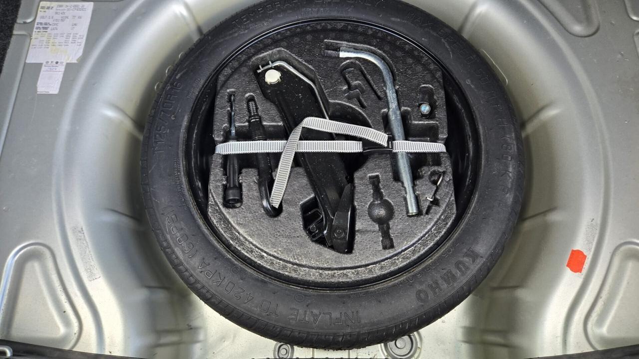 Volkswagen Golf 1.6 TDI 5p. Highline Neopatentati