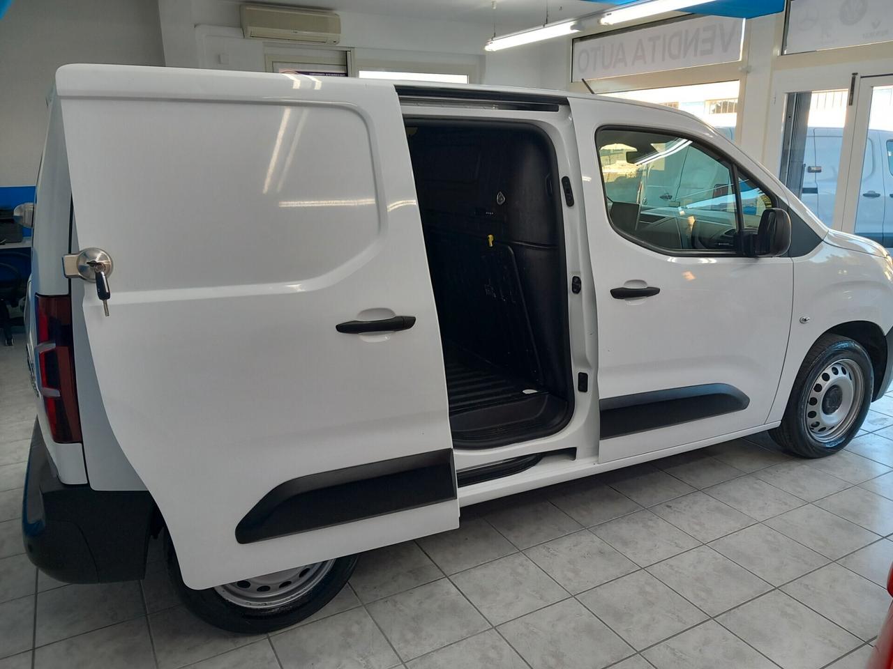 Citroen Berlingo anno 2019 automatico 1.5 diesel 172 mila km