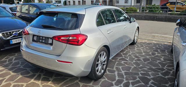 MERCEDES-BENZ A 180 d Automatic Business